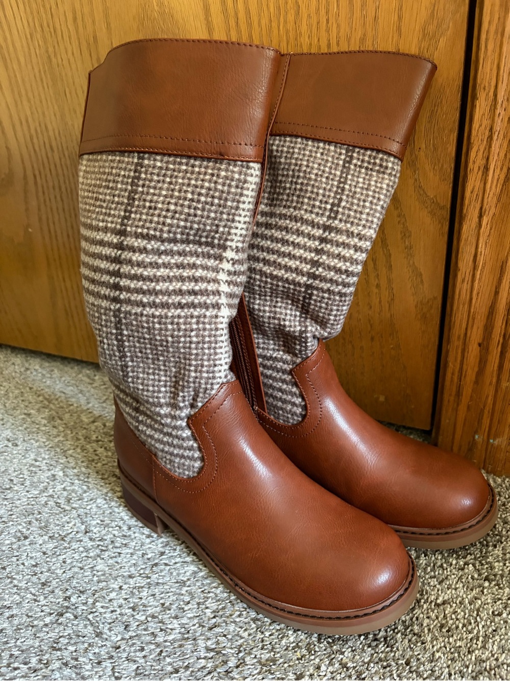 Yellow Box Fireside Path Casita Brown Plaid Boots Size 8 NWT in Box